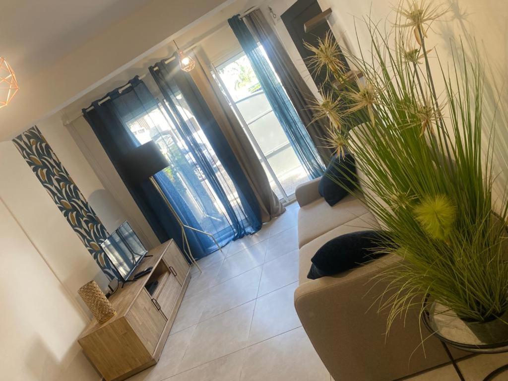 Residencestys Сен Дьони Екстериор снимка
