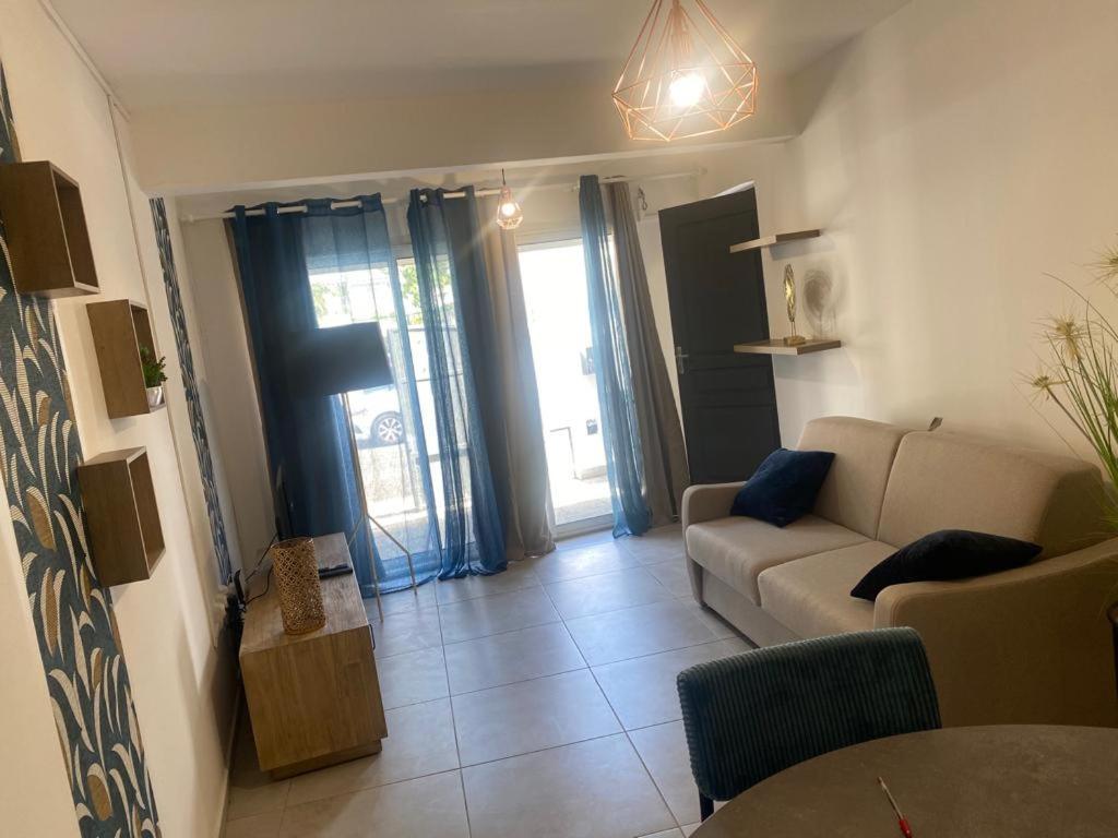 Residencestys Сен Дьони Екстериор снимка