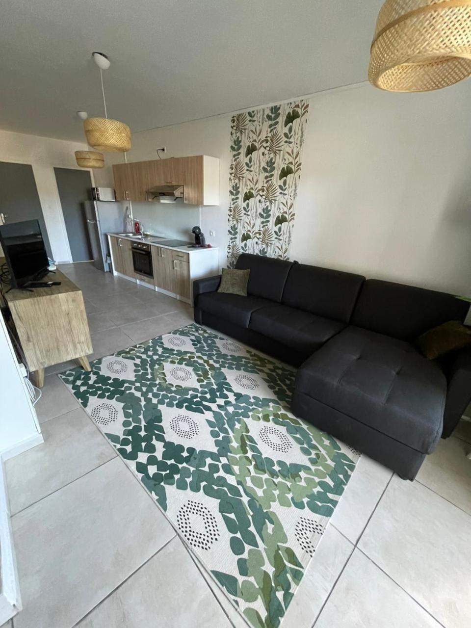 Residencestys Сен Дьони Екстериор снимка